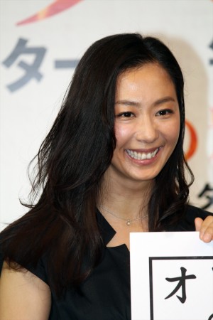 『火の粉』制作発表に出席した優香