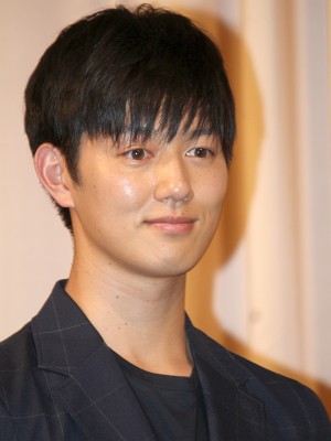 『夏美のホタル』完成披露試写会に登壇した工藤阿須加