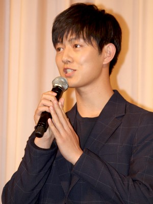 『夏美のホタル』完成披露試写会に登壇した工藤阿須加