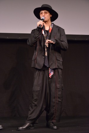 赤西仁、『I’m LESLIE KEE‐we are the world.』トークイベントに出席