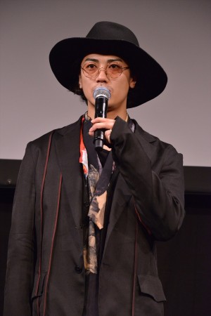 赤西仁、『I’m LESLIE KEE‐we are the world.』トークイベントに出席