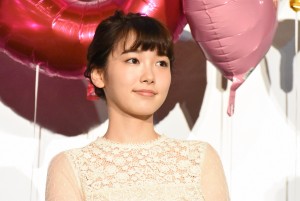 映画『MARS~ただ、君を愛してる~』の初日舞台挨拶に登壇した飯豊まりえ