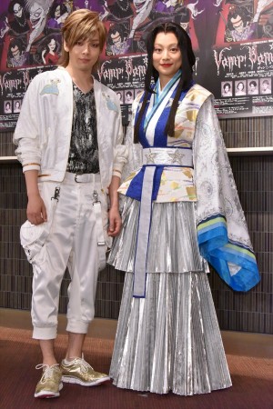 中村倫也、小池栄子『Vamp Bamboo Burn~ヴァン!バン!バーン!~』囲み取材にて