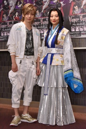 中村倫也、小池栄子『Vamp Bamboo Burn~ヴァン!バン!バーン!~』囲み取材にて