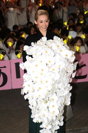 宝塚歌劇月組トップスター・龍真咲サヨナラパレードの様子