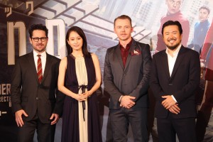 『スター・トレック BEYOND』ジャパンプレミアに出席した、J・J・エイブラムス、サイモン・ペッグ、ジャスティン・リン監督、前田敦子
