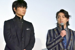 映画『闇金ウシジマくん ザ・ファイナル』初日舞台挨拶に登壇した、綾野剛&山田孝之