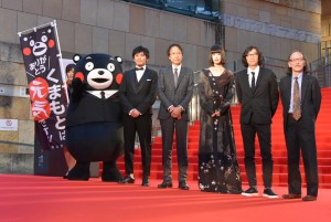 橋本愛、行定勲監督『第29回東京国際映画祭』レッドカーペット