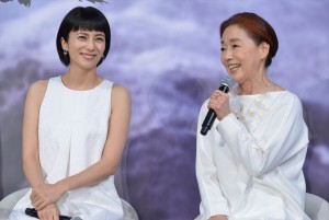 ドラマ『氷の轍』制作発表記者会見に出席した、柴咲コウ、宮本信子