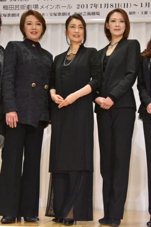 『エリザベート TAKARAZUKA20周年 スペシャル・ガラ・コンサート』記者会見に出席した、一路真輝、麻路さき、姿月あさと