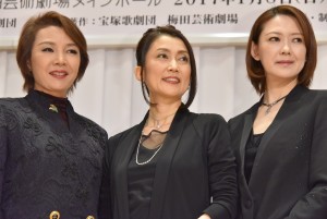 『エリザベート TAKARAZUKA20周年 スペシャル・ガラ・コンサート』記者会見に出席した、一路真輝、麻路さき、姿月あさと