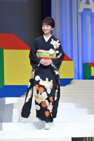 『東京ドラマアウォード2016』授賞式に出席した、波瑠