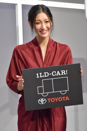 『トヨタ“1LD‐CAR!”』PRイベントに出席した、菜々緒