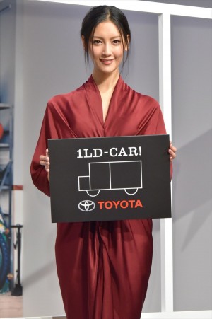 『トヨタ“1LD‐CAR!”』PRイベントに出席した、菜々緒