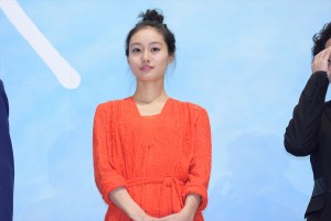 映画『キセキ ーあの日のソビトー』完成披露試写会に出席した、忽那汐里