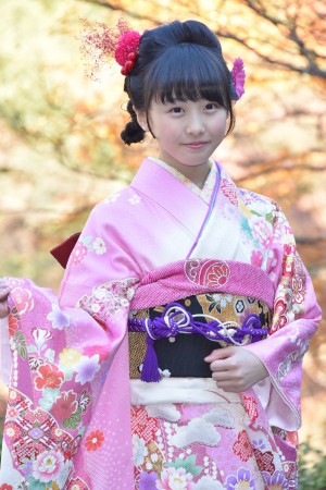 「2017年オスカープロモーション晴れ着撮影会」に出席した、本田望結