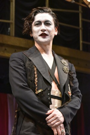 『キャバレー』会見に出席した、石丸幹二