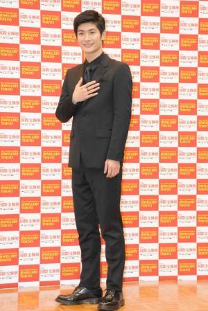 三浦春馬、男性部門で『第28回日本ジュエリー ベストドレッサー賞』を受賞