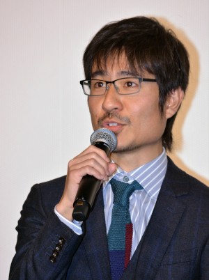 『君と100回目の恋』初日舞台挨拶に登壇した月川翔監督