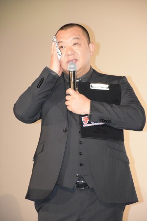 TKO木下隆行、『チア☆ダン』初日舞台挨拶に出席