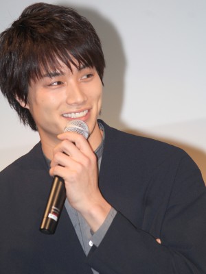 鈴木伸之、『あなたのことはそれほど』舞台挨拶に登場