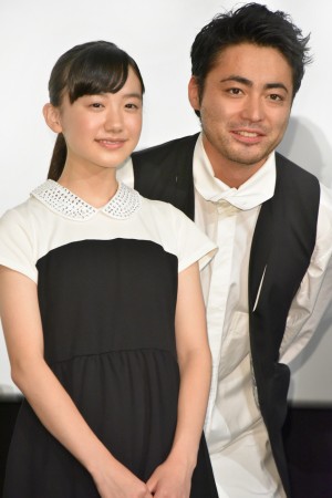 芦田愛菜、山田孝之、『映画 山田孝之3D』公開記念舞台挨拶に出席