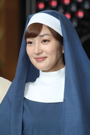 高梨臨、『あいの結婚相談所』制作発表に登壇
