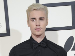 ジャスティン・ビーバー、トラックでパパラッチをはねる騒ぎ[セレブ＆ゴシップ]