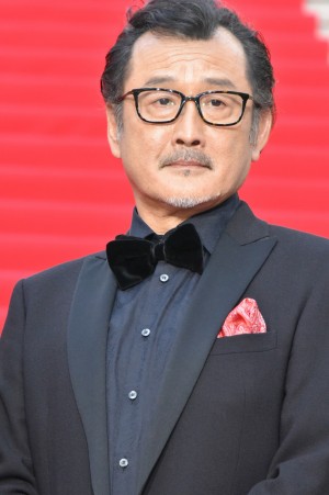 吉田鋼太郎、映画『三度目の殺人』完成披露試写会レッドカーペットに登場