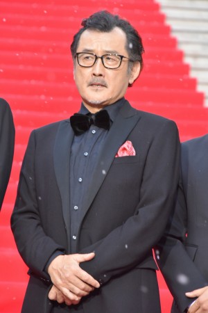 吉田鋼太郎、映画『三度目の殺人』完成披露試写会レッドカーペットに登場