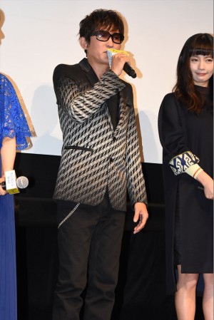 スガシカオ、ドラマW『プラージュ』完成披露舞台挨拶に登壇