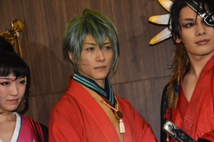 鈴木拡樹、舞台『煉獄に笑う』公開ゲネプロに登場