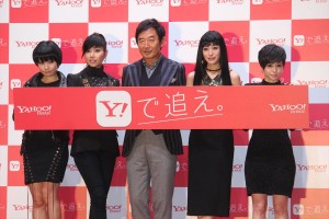 「SILENT SIREN を追え。フォローキャンペーン記念 LIVE」に登場したSILENT SIREN&石田純一