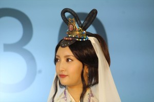 au iPhone 8発売セレモニーに登場した菜々緒