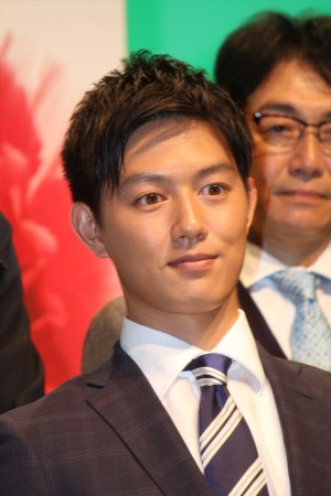 工藤阿須加、ドラマ『明日の約束』制作発表会見に登壇