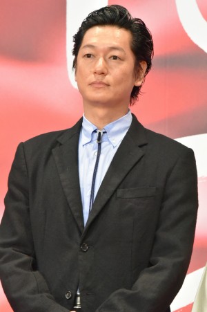 井浦新、「第30回東京国際映画祭」オープニング&レッドカーペットに登場