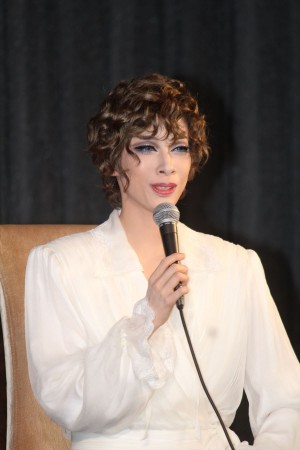 明日海りお、宝塚歌劇花組公演 ミュージカル・ゴシック『ポーの一族』制作発表会に登壇