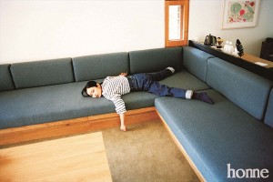 『安達祐実パーソナルマガジン home』より