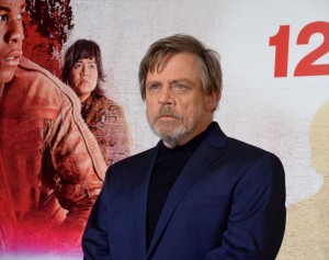 マーク・ハミル、『スター・ウォーズ/最後のジェダイ』キャスト陣登壇レッドカーペット・イベントに登場