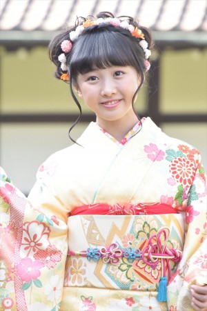 本田望結、2018年オスカープロモーション晴れ着撮影会に登場