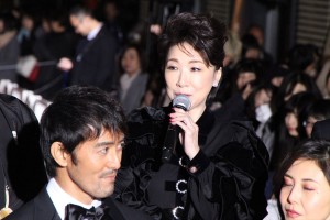伊藤蘭、『祈りの幕が下りる時』日本橋レッドカーペットイベントに登場