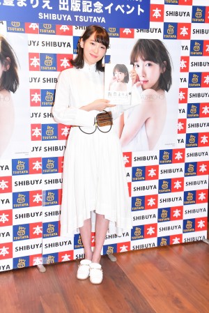 飯豊まりえ、ファースト写真集『NO GAZPACHO』発売記念イベントに登壇