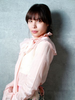 映画『ニワトリ★スター』紗羅マリーにインタビュー(ヘアメイク:足立真利子 スタイリスト:松居瑠里)