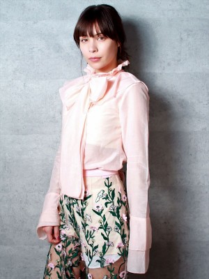 映画『ニワトリ★スター』紗羅マリーにインタビュー(ヘアメイク:足立真利子 スタイリスト:松居瑠里)