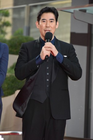 『ラプラスの魔女』完成披露記念イベントに登場した高嶋政伸