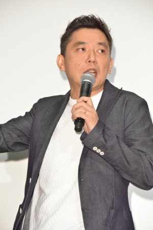 『クソ野郎と美しき世界』完成披露初日舞台挨拶に登場した太田光監督