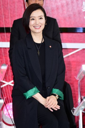 『未解決の女 警視庁文書捜査官』制作発表記者会見に登場した鈴木京香