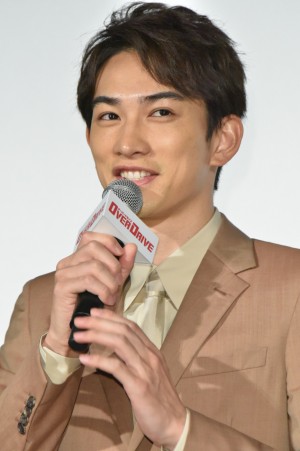 『OVER DRIVE』完成披露舞台挨拶に登壇した町田啓太