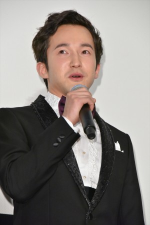 『空飛ぶタイヤ』完成披露試写会に登場した浅利陽介
