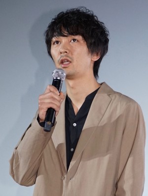 映画『ゼニガタ』初日舞台挨拶に出席した小林且弥